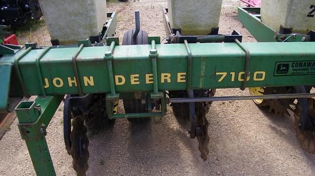 Image of John Deere 7100 equipment image 3