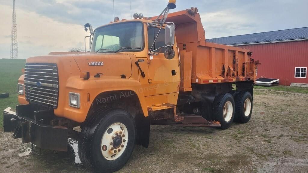 Image of Ford L8000 Primary image