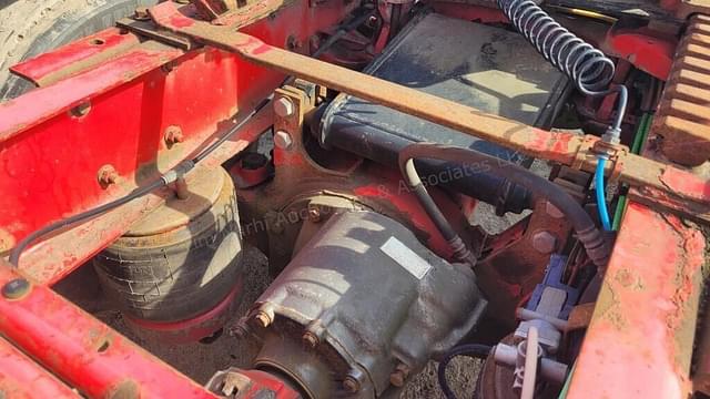 Image of Navistar Prostar Premium 6x4 equipment image 4