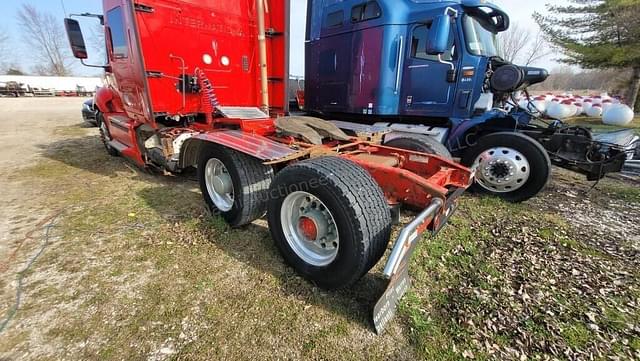 Image of International ProStar Plus 122 equipment image 2