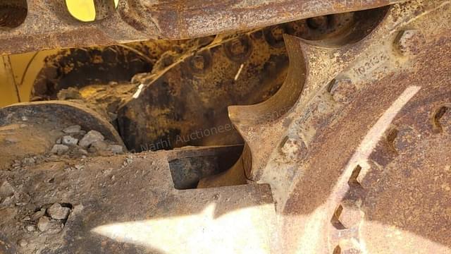 Image of John Deere 700J LGP equipment image 2