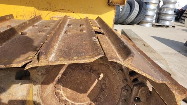Image of John Deere 700J LGP equipment image 4