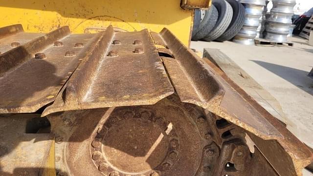 Image of John Deere 700J LGP equipment image 4