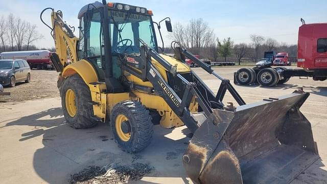 Image of New Holland B95C equipment image 4
