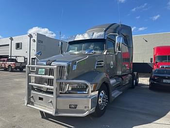 2019 Western Star 5700 Equipment Image0