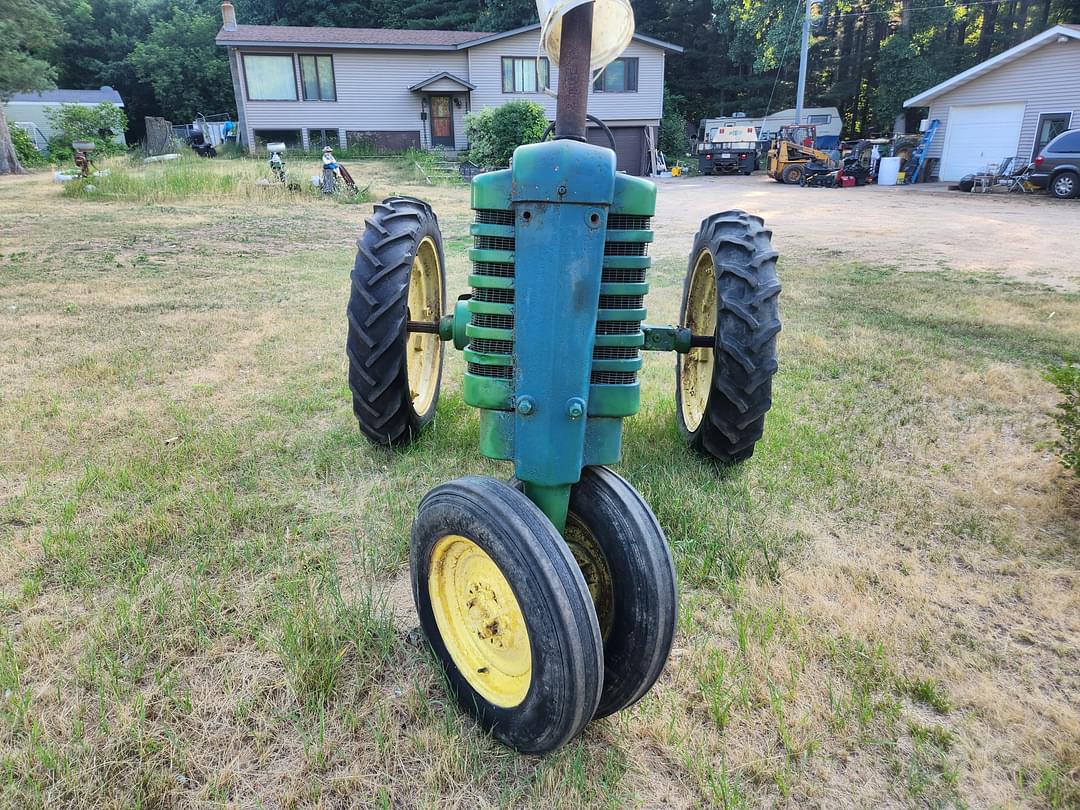 Image of John Deere B Primary image