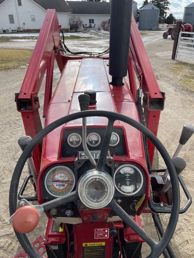 Image of International Harvester 1466 equipment image 4