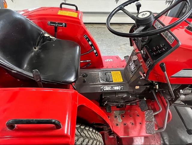 Image of Massey Ferguson 1020 equipment image 3