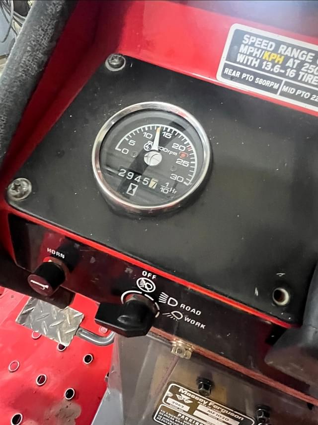 Image of Massey Ferguson 1020 equipment image 2
