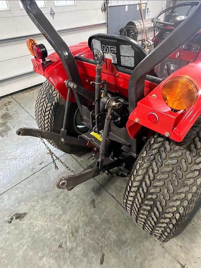 Image of Massey Ferguson 1020 equipment image 1