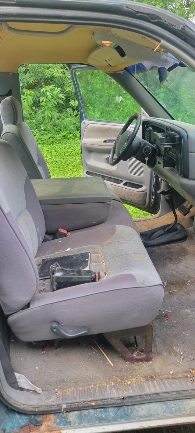 Image of Dodge Ram 1500 equipment image 4