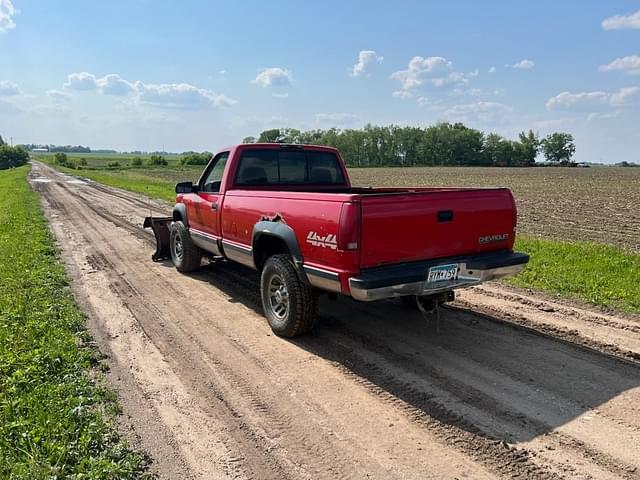 Image of Chevrolet 2500 equipment image 2