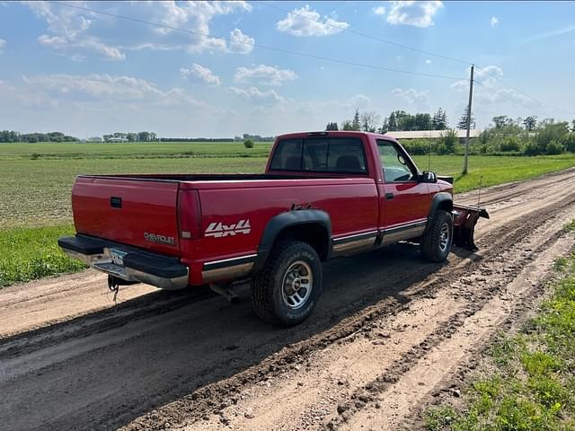 Image of Chevrolet 2500 equipment image 1