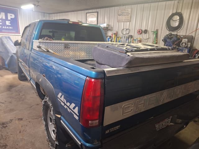 Image of Chevrolet 2500 equipment image 1