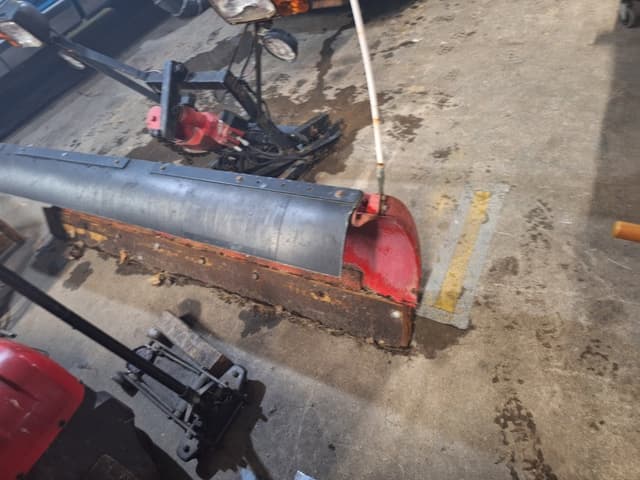 Image of Chevrolet 2500 equipment image 3