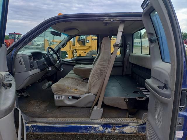 Image of Ford F-250 equipment image 4
