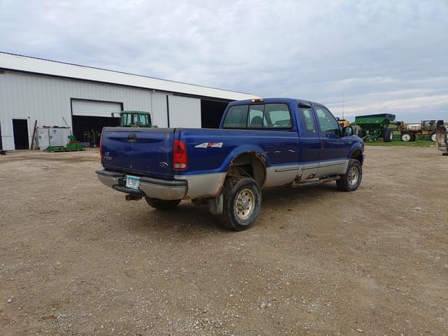 Image of Ford F-250 equipment image 3