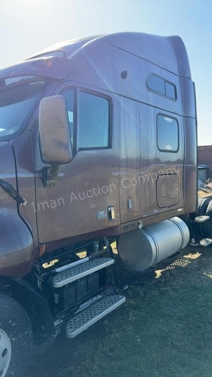 Image of Kenworth T2000 equipment image 4