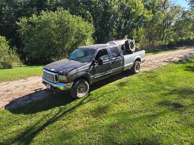 Image of Ford F-350 equipment image 2