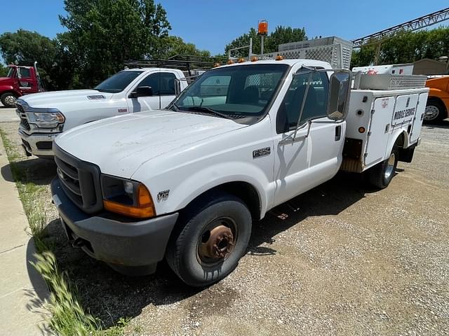 Image of Ford F-350 equipment image 1