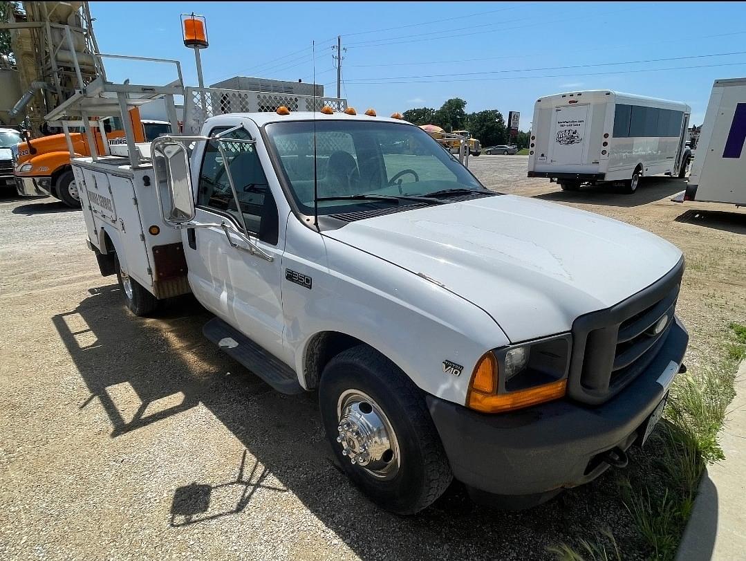 Image of Ford F-350 Primary image