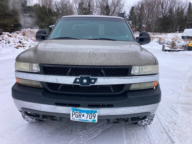 Image of Chevrolet 2500HD equipment image 1