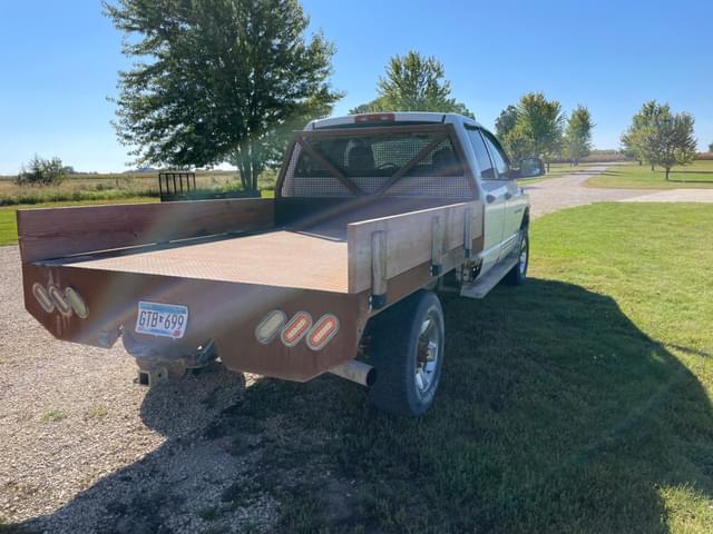 Image of Dodge Ram 2500 equipment image 3