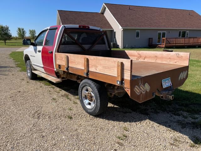 Image of Dodge Ram 2500 equipment image 2