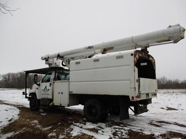 Image of GMC C7500 equipment image 3