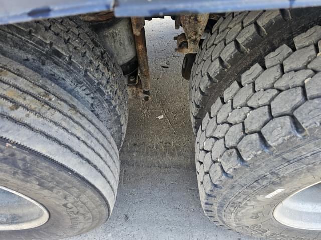 Image of Mack Granite CV713 equipment image 4