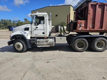 Main image Mack Granite CV713