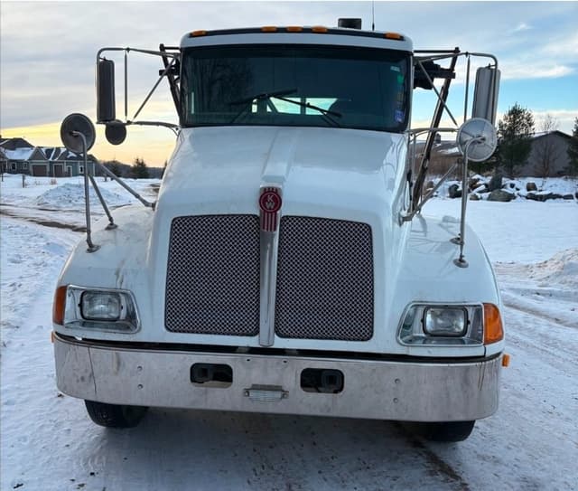 Image of Kenworth T300 equipment image 2
