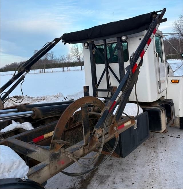 Image of Kenworth T300 equipment image 4