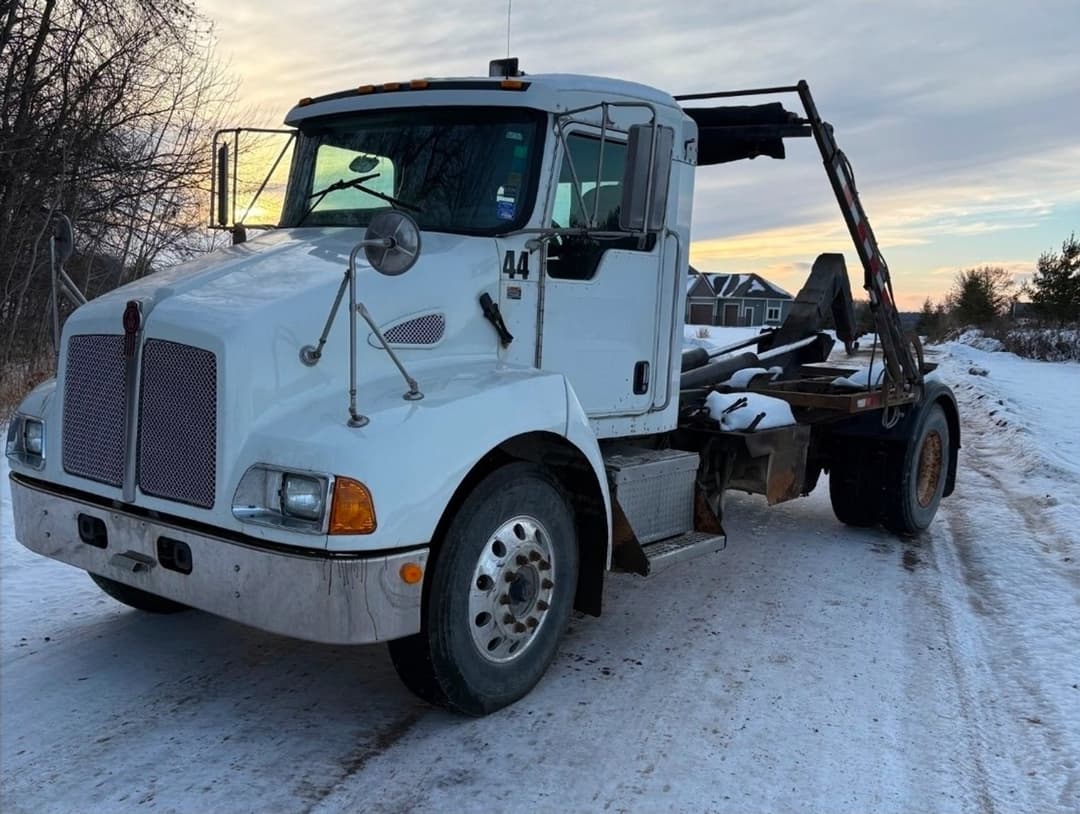 Image of Kenworth T300 Primary image
