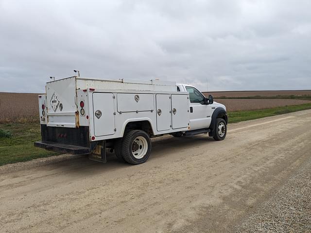 Image of Ford F-550 equipment image 1