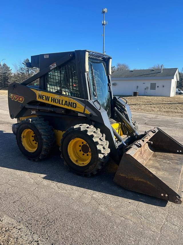 Image of New Holland L170 equipment image 1