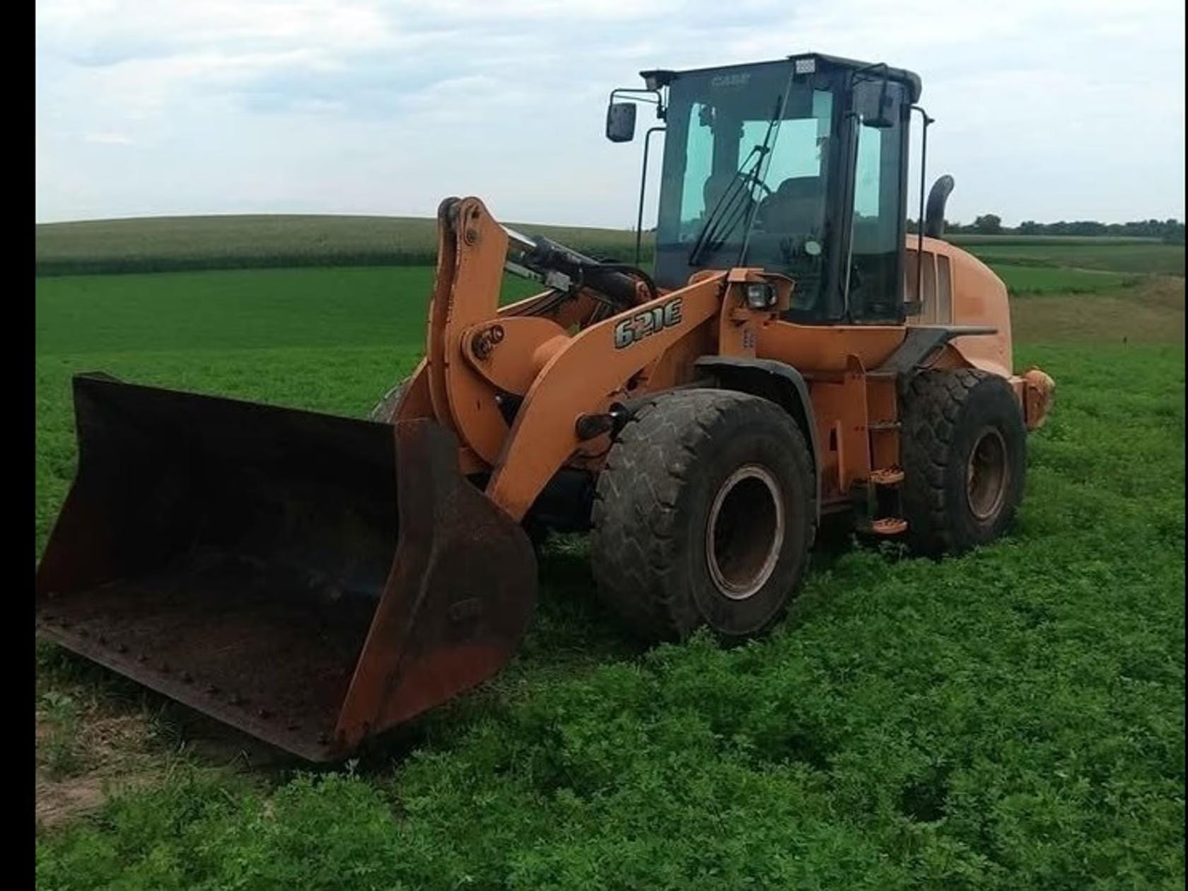 2012 Case 621E Equipment Image0