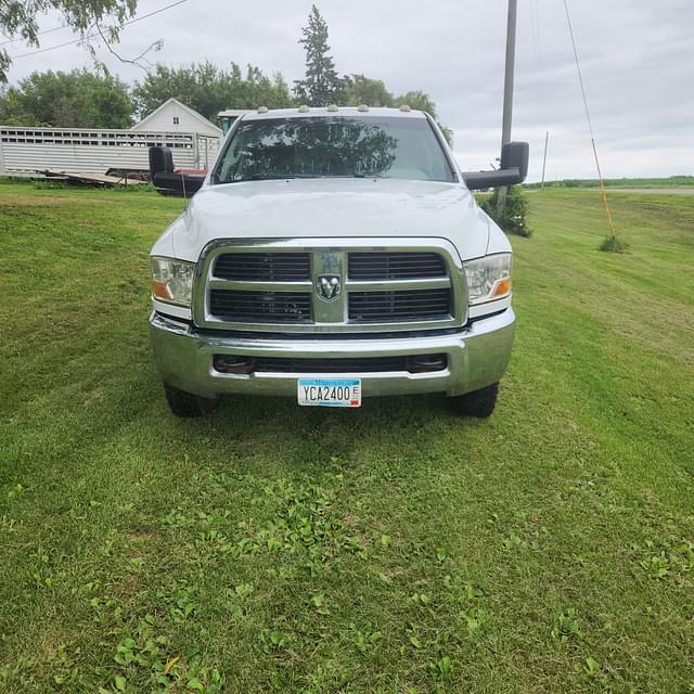 Image of Dodge Ram 3500 equipment image 2