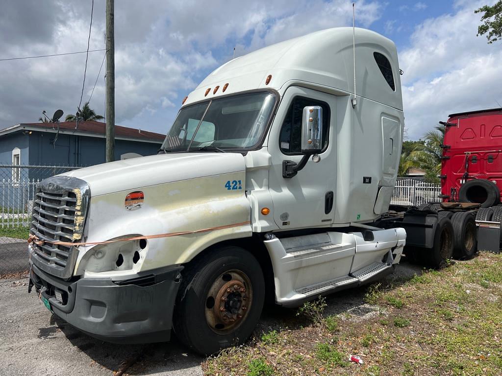 Image of Freightliner Cascadia Primary image