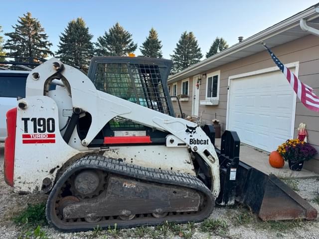 Image of Bobcat T190 equipment image 1