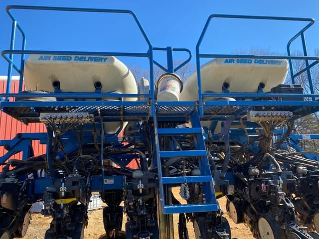 Image of Kinze 3600 equipment image 4