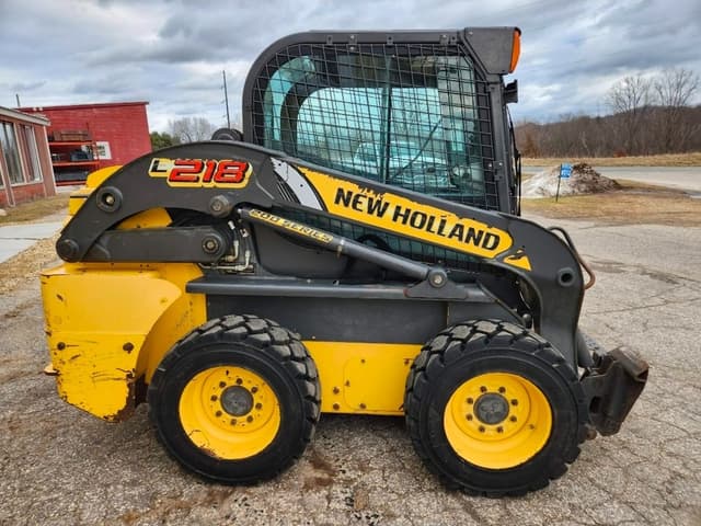 Image of New Holland L218 equipment image 1