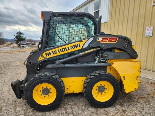Image of New Holland L218 equipment image 4