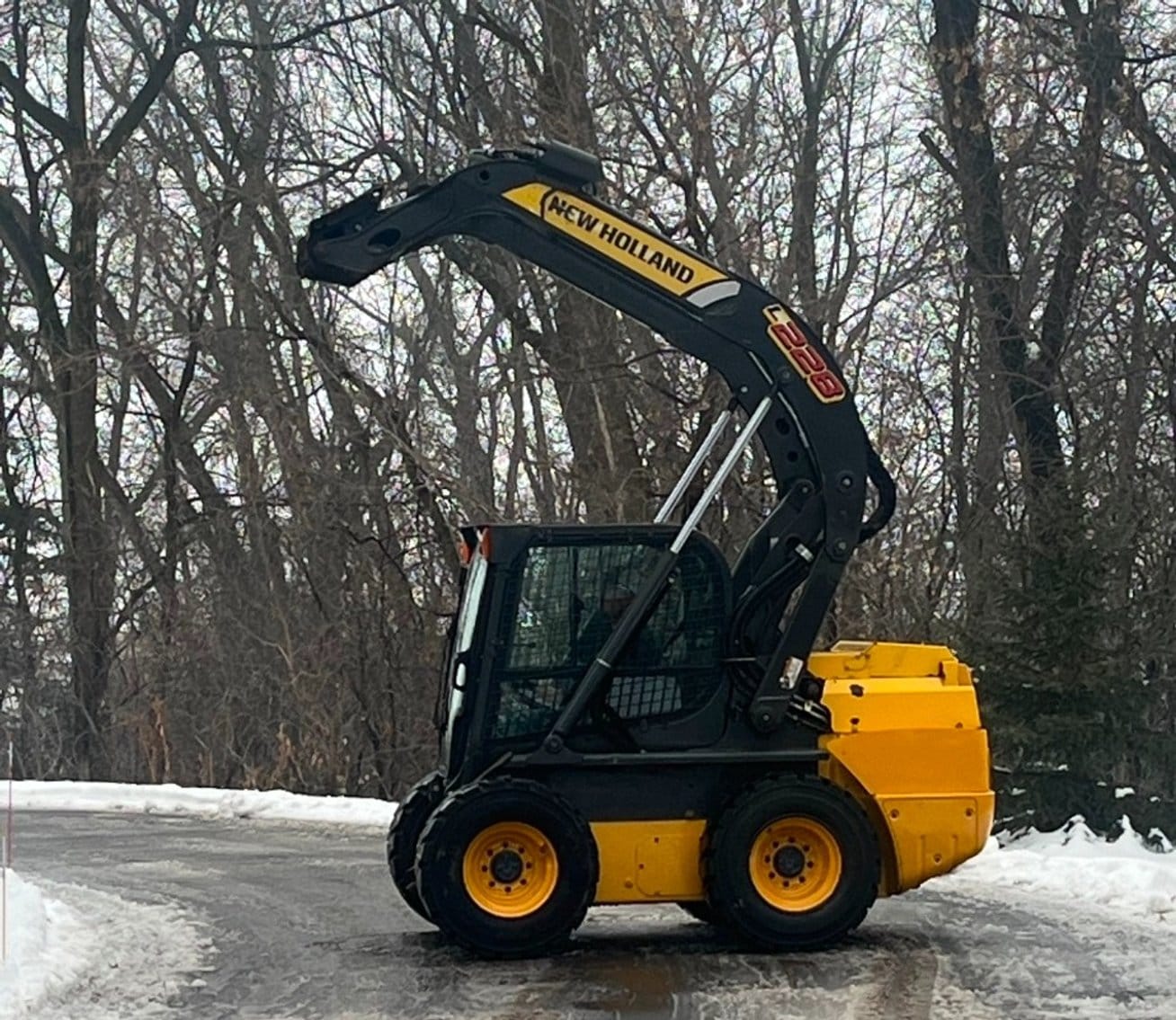 2017 New Holland L228 Equipment Image0