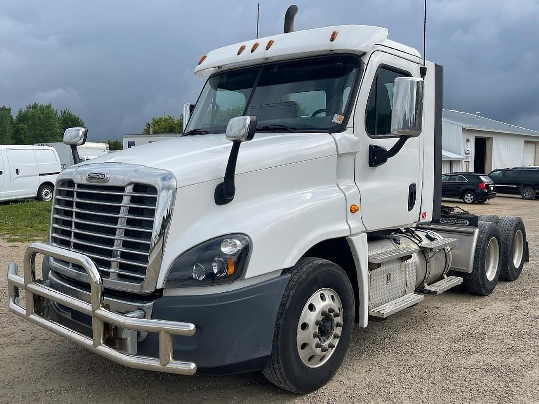 Image of Freightliner Cascadia Primary image