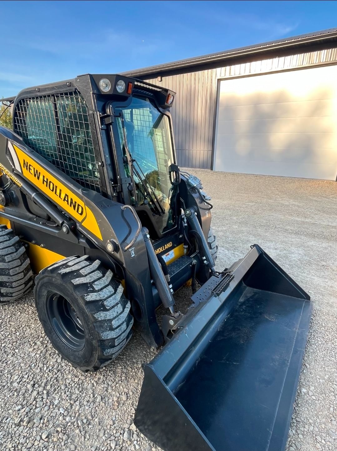 New Holland L228 Equipment Image0