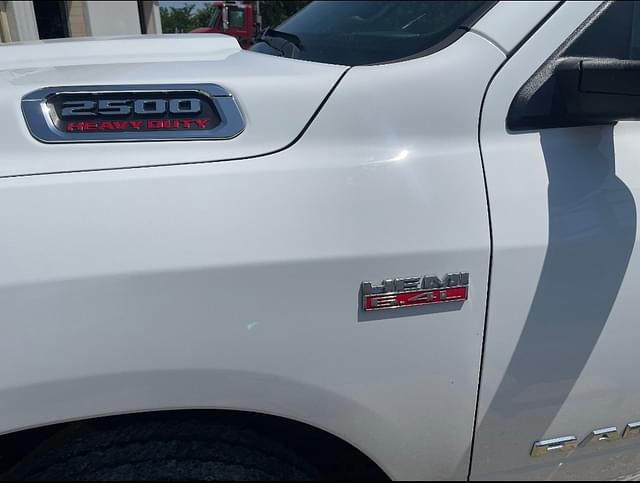 Image of Dodge Ram 2500 equipment image 2