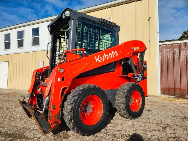 Image of Kubota SSV65 equipment image 2