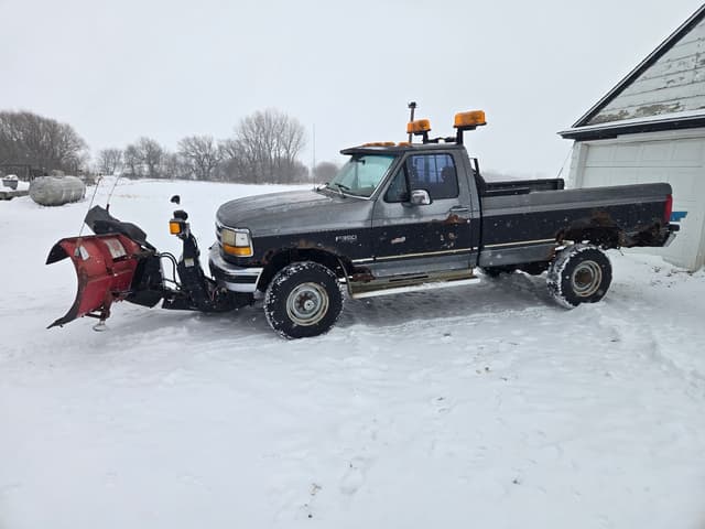 Image of Ford F-350 equipment image 2