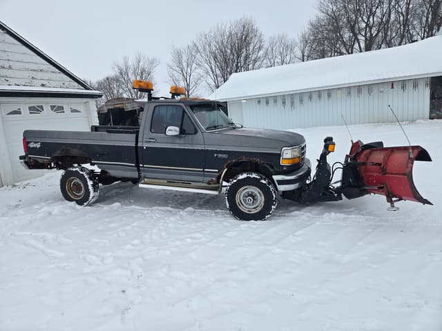 Image of Ford F-350 equipment image 1